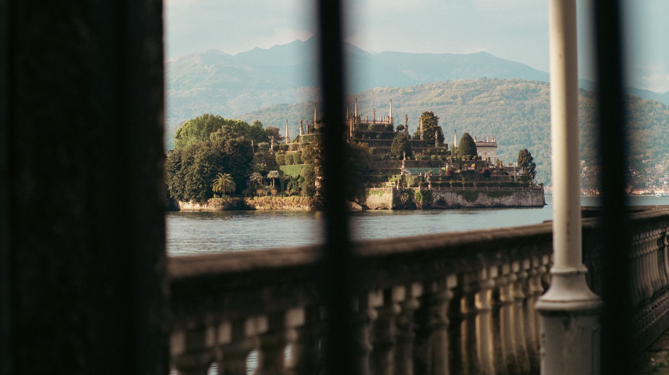 Travel and landscape preview for the Places gallery